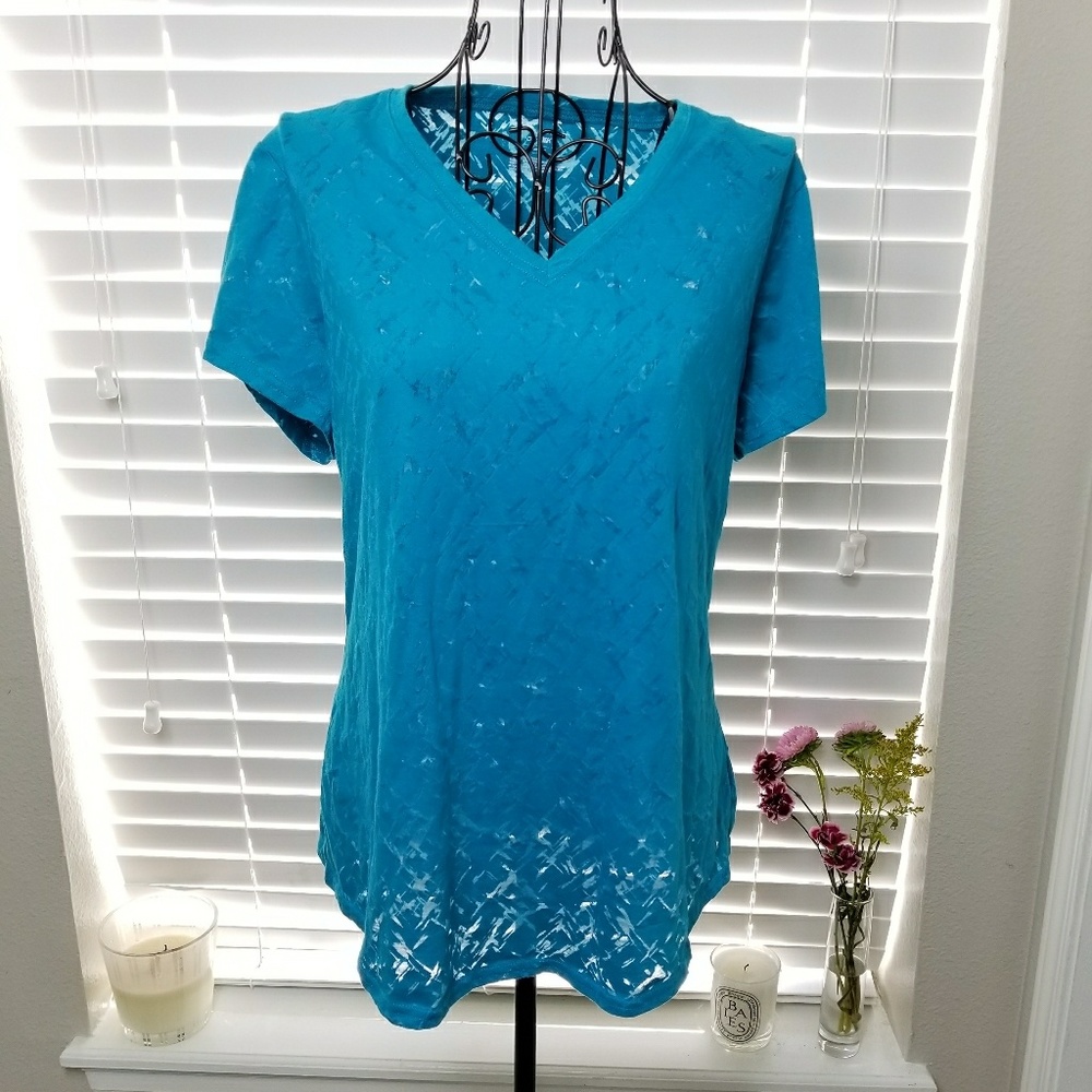 🌻Tek Gear Dry Tek Teal Sheer Pattern V-Neck Shirt